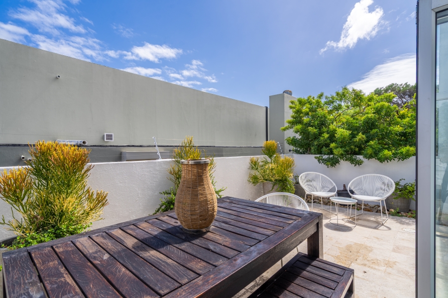 2 Bedroom Property for Sale in Camps Bay Western Cape